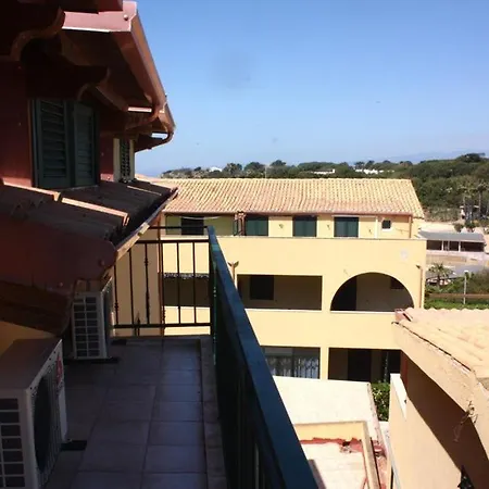 דירה Le Castella Beach S.f. *